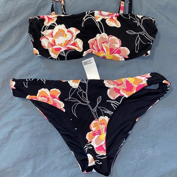 NWT Roxy bikini - Picture 1 of 5